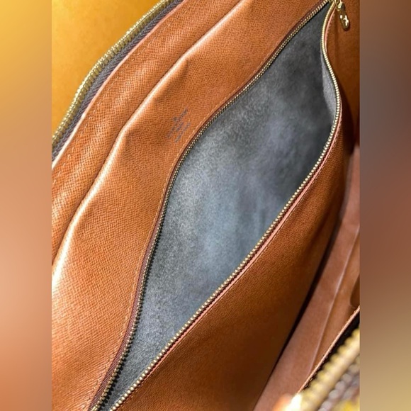 ❌SOLD❌ 🌸PORTE DOCUMENTS VOYAGE HANDBAG  MONOGRAM - Picture 16 of 16